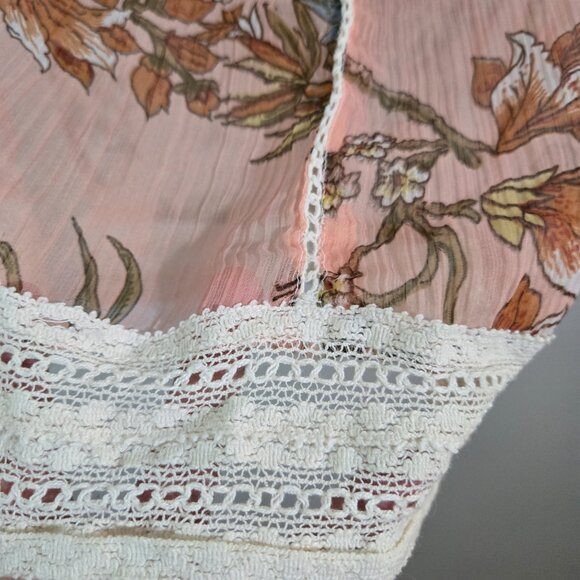 Guess short sleeve blouse size L - Picture 5 of 5